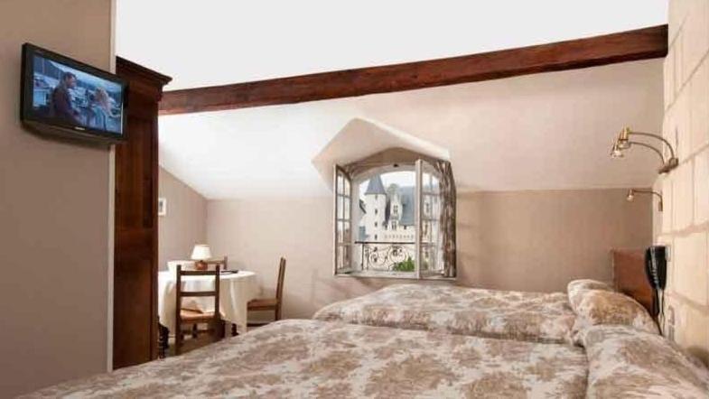 Logis Hotel Le Bussy Montsoreau Ruang foto