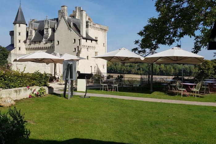 Logis Hotel Le Bussy Montsoreau Bagian luar foto