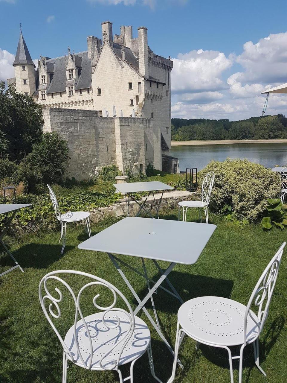 Logis Hotel Le Bussy Montsoreau Bagian luar foto