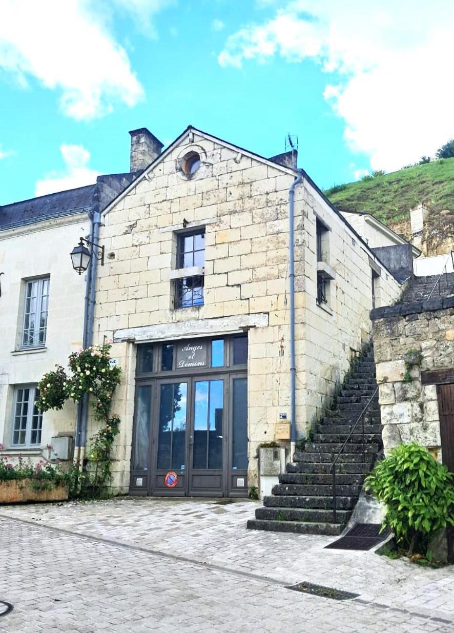 Logis Hotel Le Bussy Montsoreau Bagian luar foto