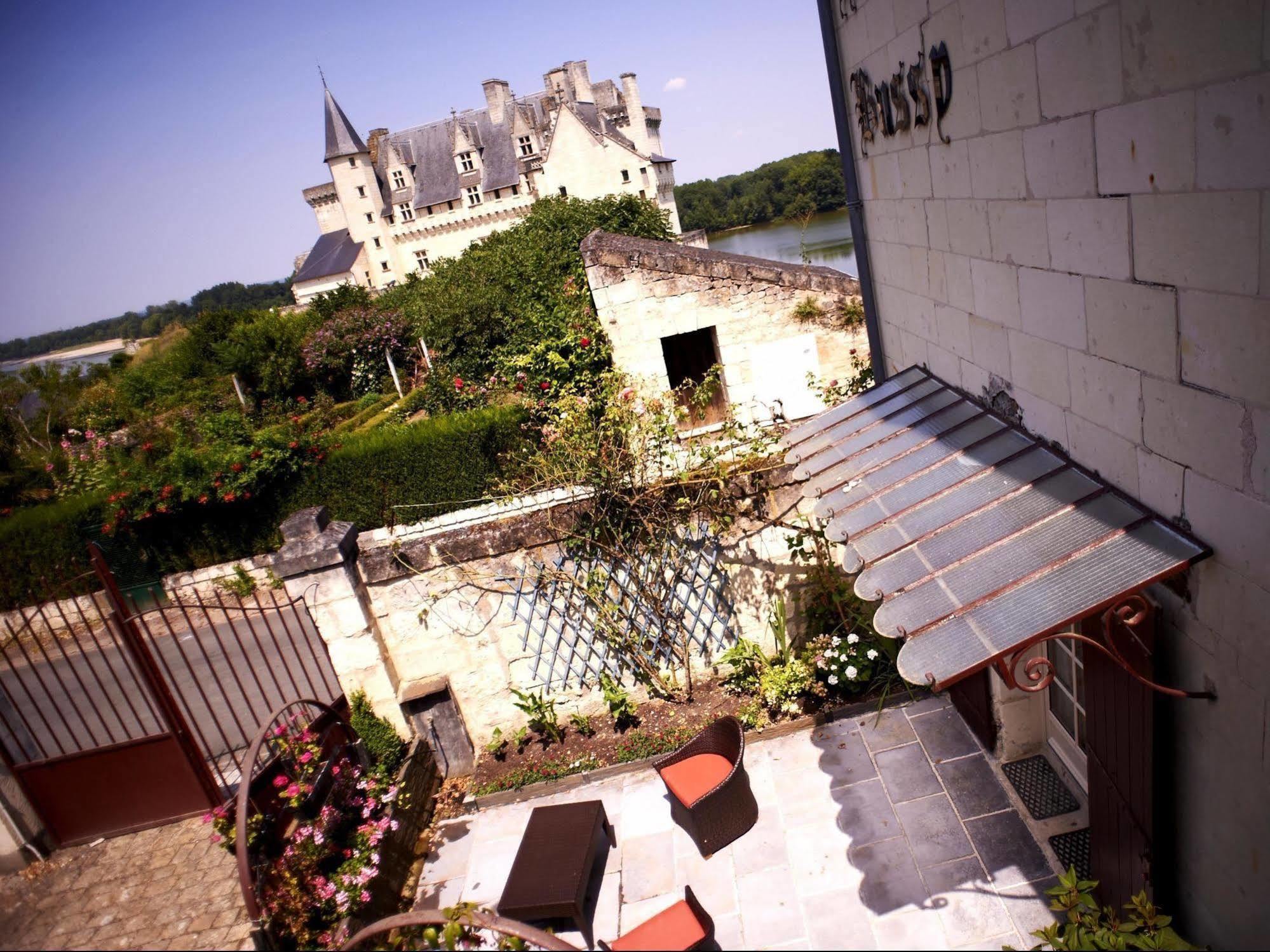 Logis Hotel Le Bussy Montsoreau Bagian luar foto